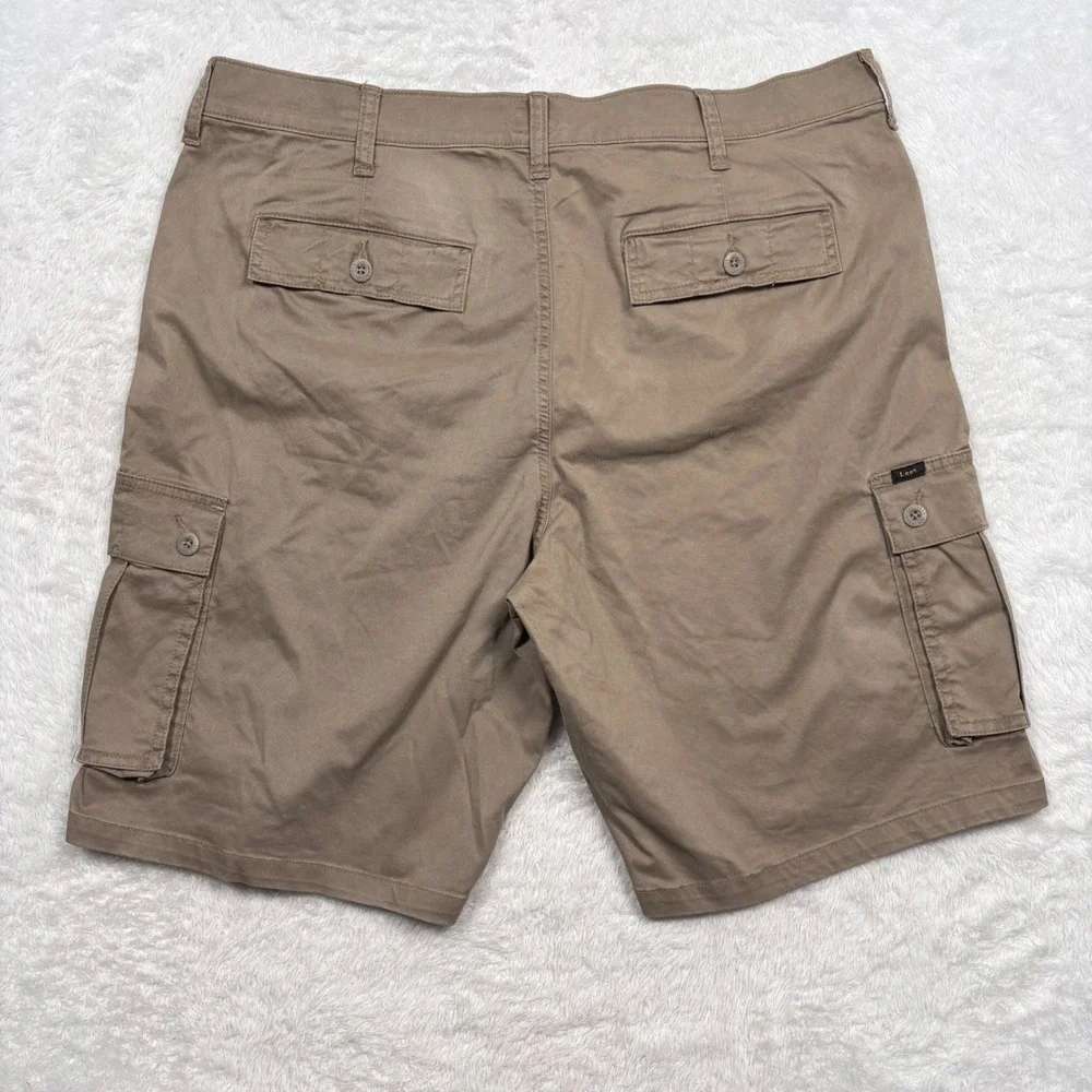 NEW Lee Cargo Shorts Men 42 Tawny Brown Relaxed Fit Active Stretch Baggy Street